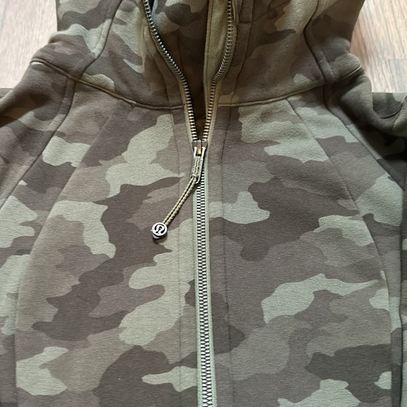 Lulu Lemon Scuba Full-Zip Hoodie- Camo Size 6 NWOT - Picture 5 of 7